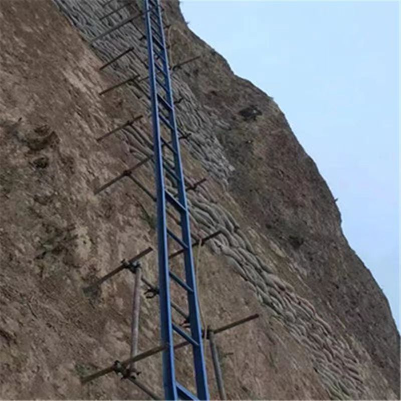 1695025732